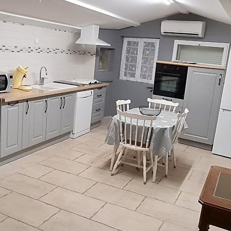 Maison Des Clos Ньон Екстериор снимка